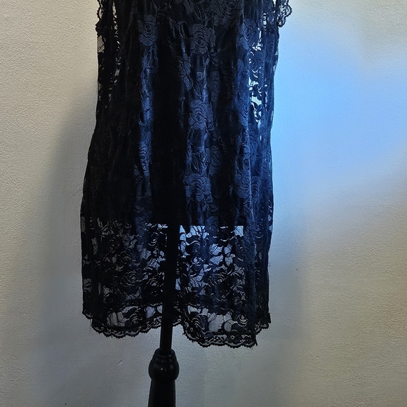 Rosegal Other - Black lacy camisole